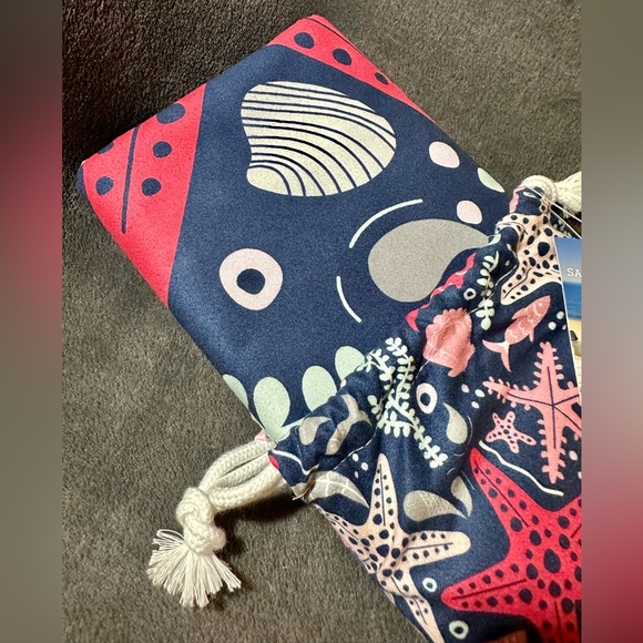 2 KITS! NWT BEACH ESSENTIALS BY THE PAPER STORE - Picture 11 of 12